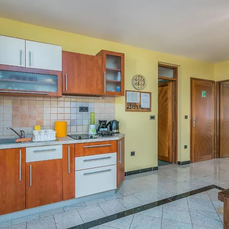 Mit Klimaanlage Und Balkon By Interhome Klimno