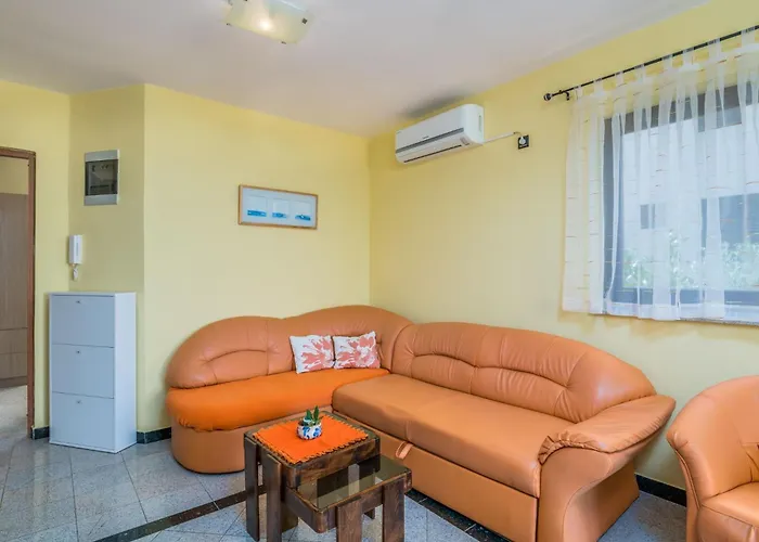 アパート Mit Klimaanlage Und Balkon By Interhome クリムノ