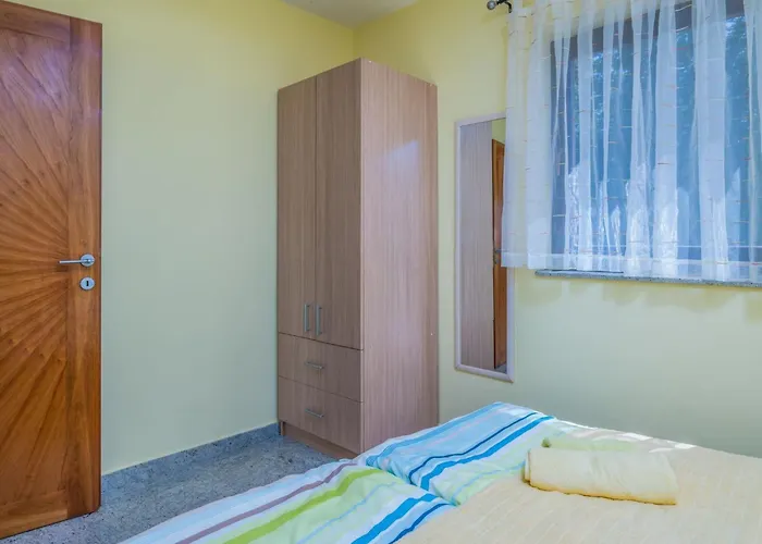 Mit Klimaanlage Und Balkon By Interhome * Klimno