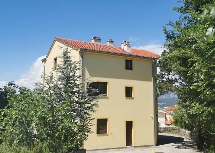 Mit Klimaanlage Und Balkon By Interhome アパート